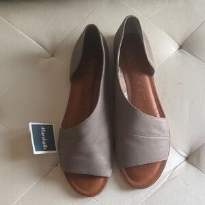 Sole Society Women's Gray Open-Toe Flats